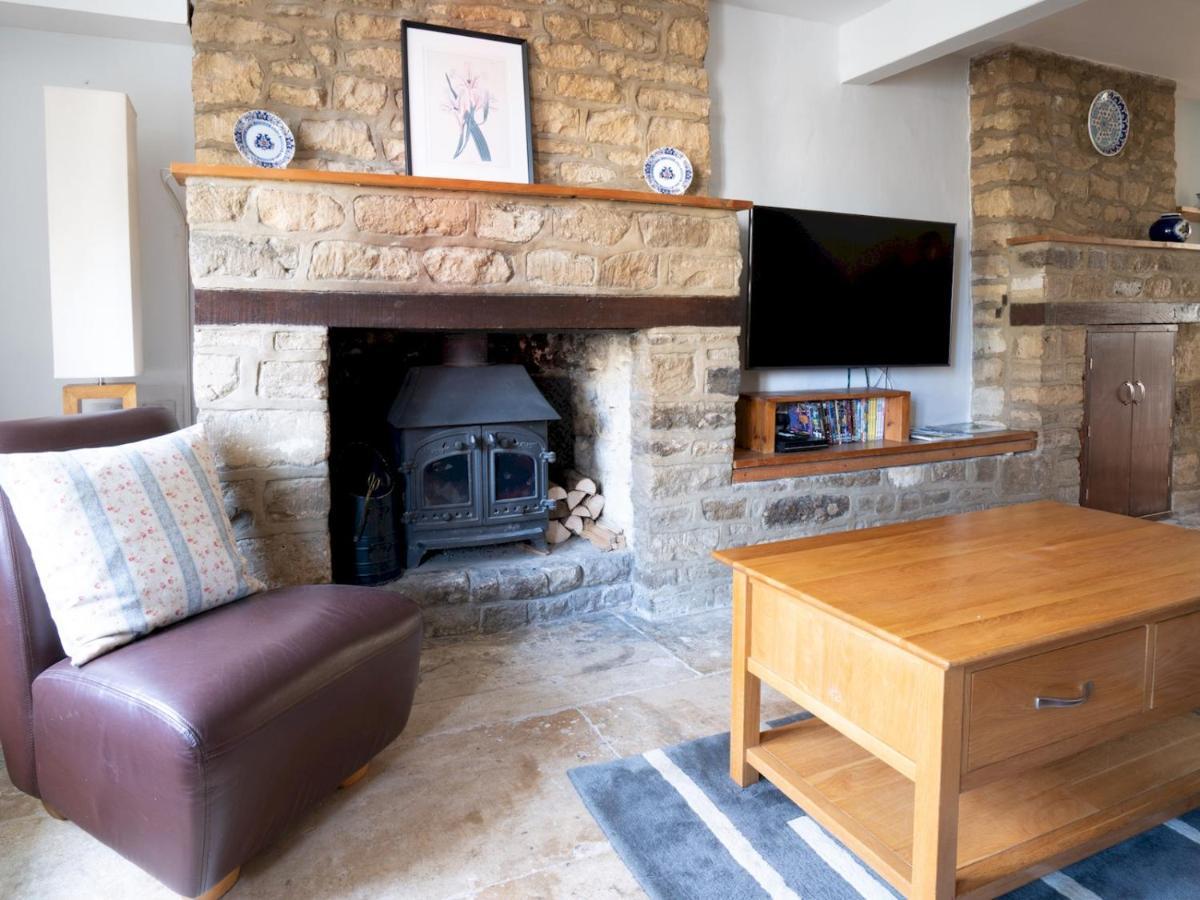 Quarry Cottage Courtyard Garden Pass The Keys Cirencester Exterior photo